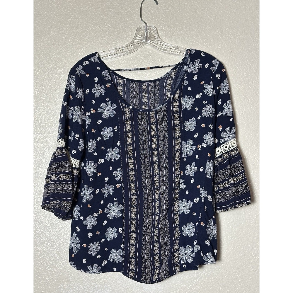 Anthropologie Entro Size Medium Navy Boho Floral Top Ruffle Sleeves with Lace - Picture 2 of 4